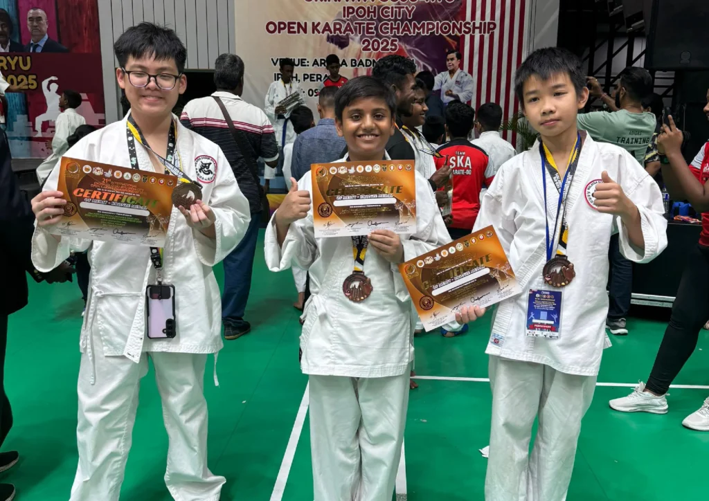 第21届国际冲绳空手道公开赛获四项铜牌 / 21st International Okinawa Karate Open Championship Won Four Bronze Medals