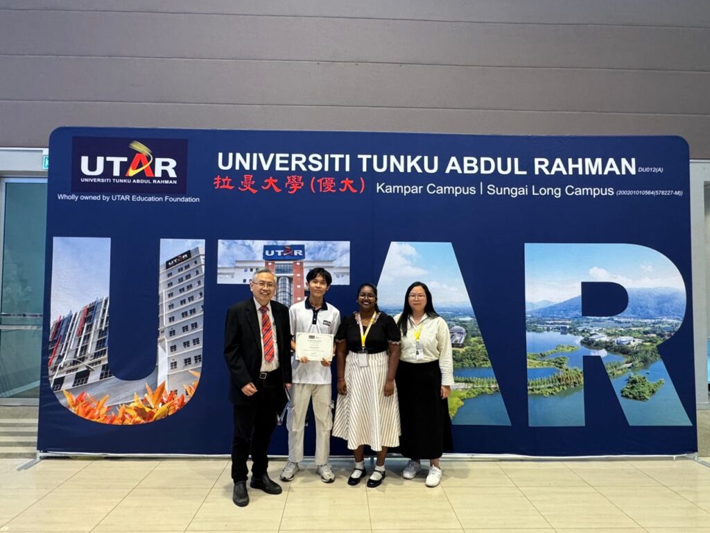 培南学子再传佳音 · 荣获拉曼大学奖学金 / Poi Lam Students Awarded UTAR Scholarship